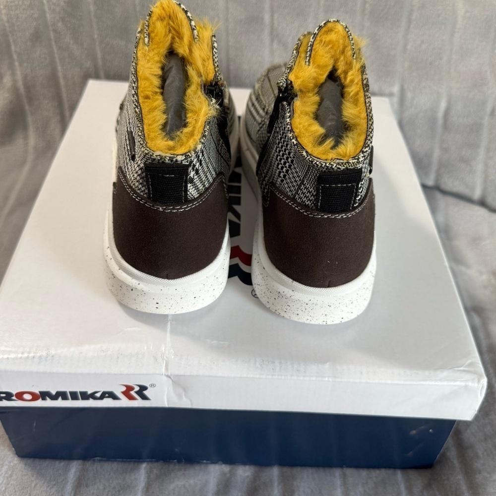 Romika Helsinki 02 Black Yellow Faux Fur Boot Sneaker EU 36 US 5 to 5.5 - Picture 3 of 13